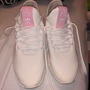 Adidas Shoes #Hu #Pharrell’s SOLD!